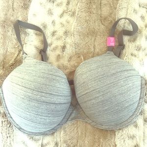 PINK WEAR EVERYWHERE PUSH UP